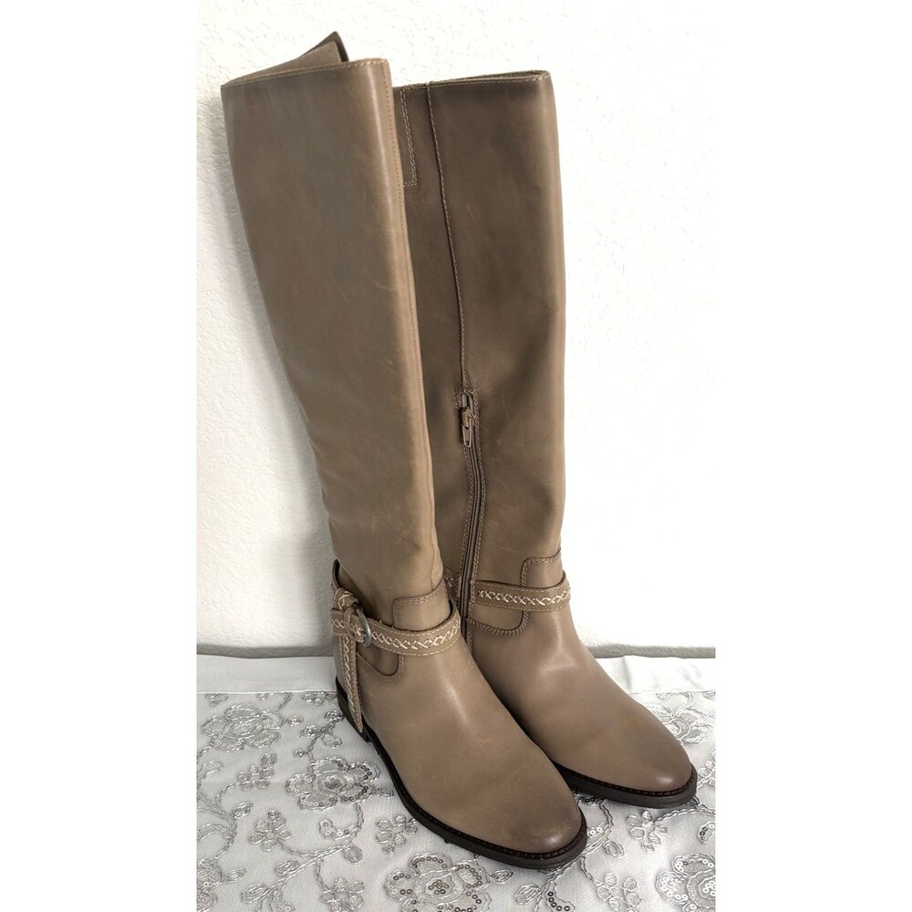 Lucky Brand Maltet Tall Buckle Riding Boot Silver Cloud Leather 8M Grayish Beige
